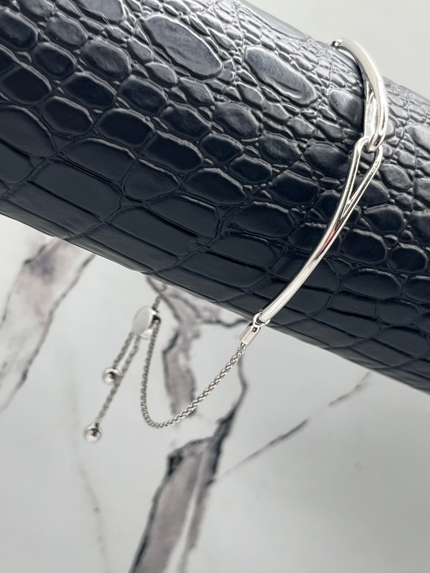 Plain Loop Link Bracelet